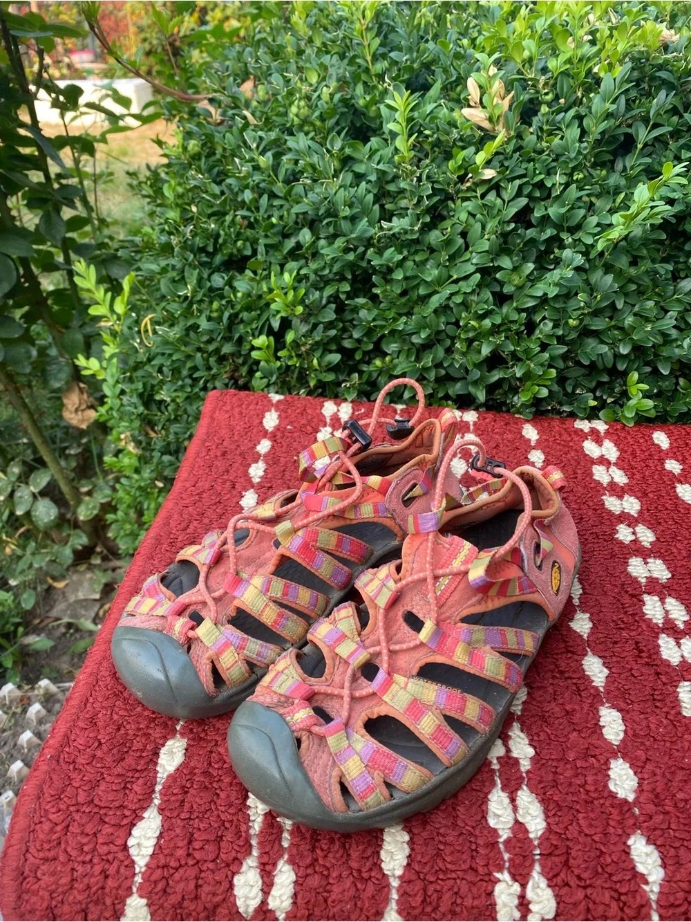Keen Girl’s Multicolor Strappy Outdoor Coral and Pink Sandals Size 3